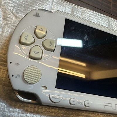 Sony PSP 1000 Launch Edition Ceramic White Handheld System Sony PSP 1000 Launch Edition Ceramic White Handheld System