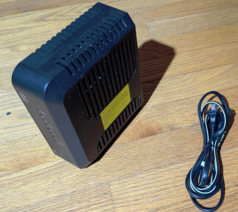 Cisco DPQ3212 DOCSIS 3.0 Cable Modem With Power Cord - Image 2 of 4