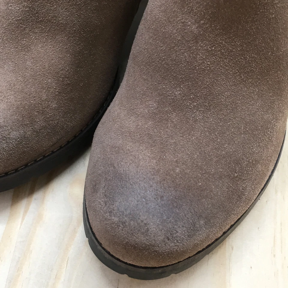 Clarks Boots Womens 7M Camelia Chelsea Booties Beige Leather Heels Zipper Casual - Image 4 of 4