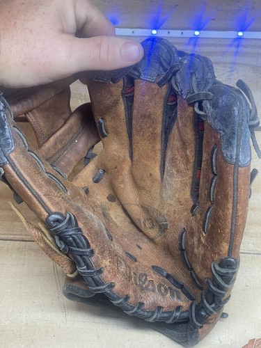 Wilson a900 baseball glove Catchers Glove Mitten R900 MLB Logo Mens Men’s - Picture 4 of 8