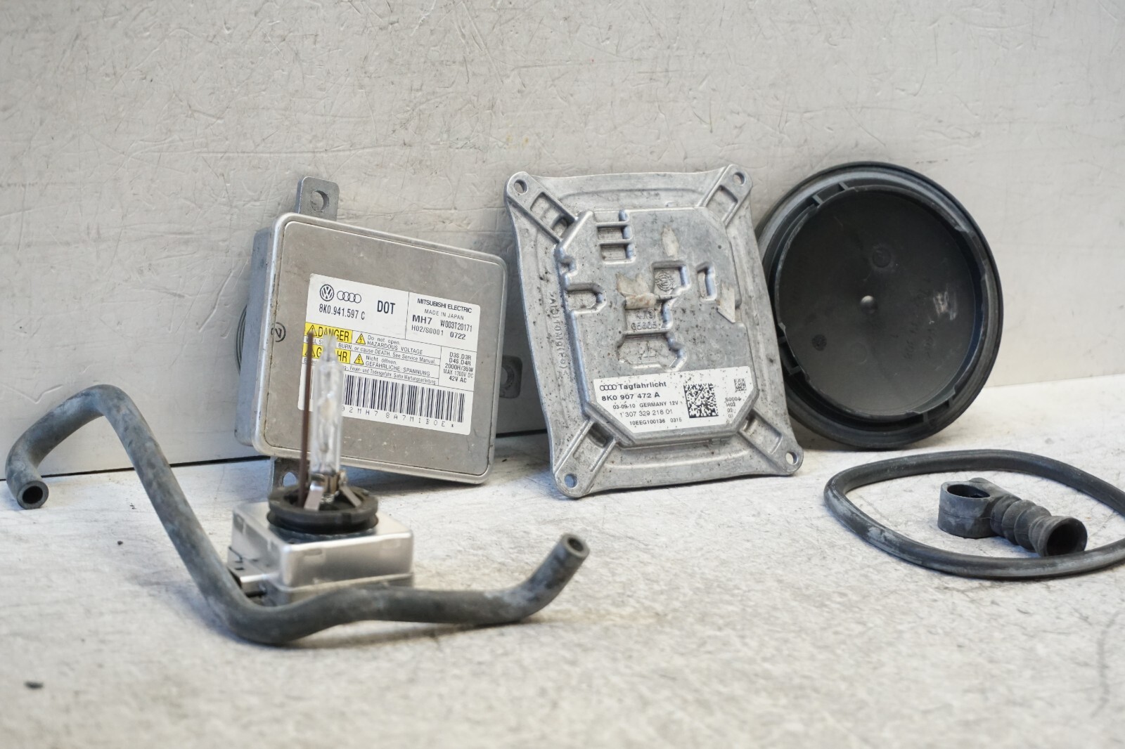 20092012 AUDI A4 S4 LEFT DRIVER HEADLIGHT XENON COMPONENTS BALLAST OEM