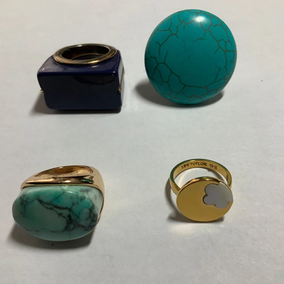 ЛОТ ИЗ 4 ЧЕТЫРЕХ КОКТЕЙЛЬНЫХ МОДНЫХ КОЛЕЦ БИРЮЗА ЗОЛОТО МЕТАЛЛ СИНИЙ ПЛАСТИК КУПОЛЬНЫЙ ВИД - Изображение 2 из 4