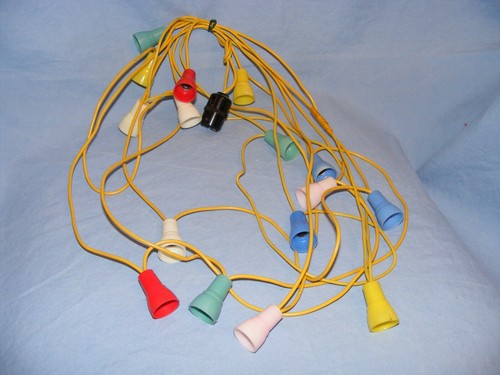 Christmas Tree Light String Bulb Holders Vintage Plastic Holders Old Coloured - Picture 5 of 6