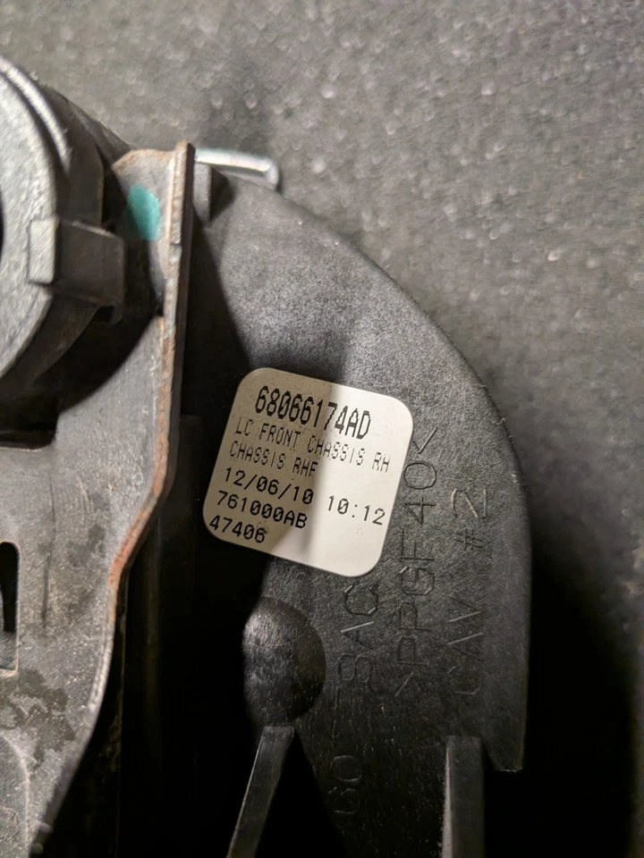 Dodge Challenger 2011 manija de puerta lateral para pasajeros con soporte de montaje Foto 4 de 4