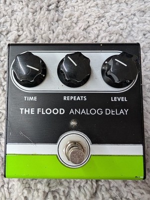 Jet City ''The Flood'' Analog Delay Guitar Effect Pedal - Used
