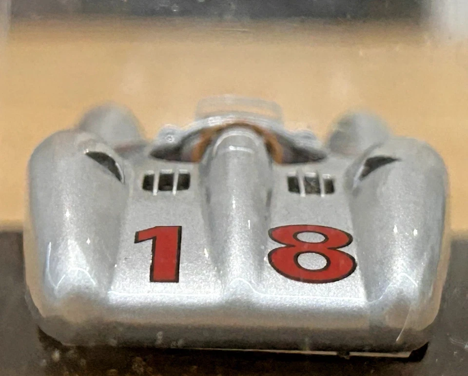 Mercedes-Benz Silberpfeil W 196 Juan Manuel Fangio 1954 1:43 - Bild 4 von 4