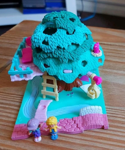 Vintage Polly Pocket Tree House 1994. 99% Complete