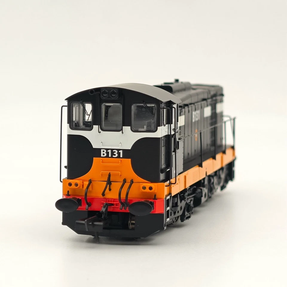 Murphy Models 1/76 Class 121 Diesel Locomotive B131 CIE Railways Diecast Black - Image 4 of 4