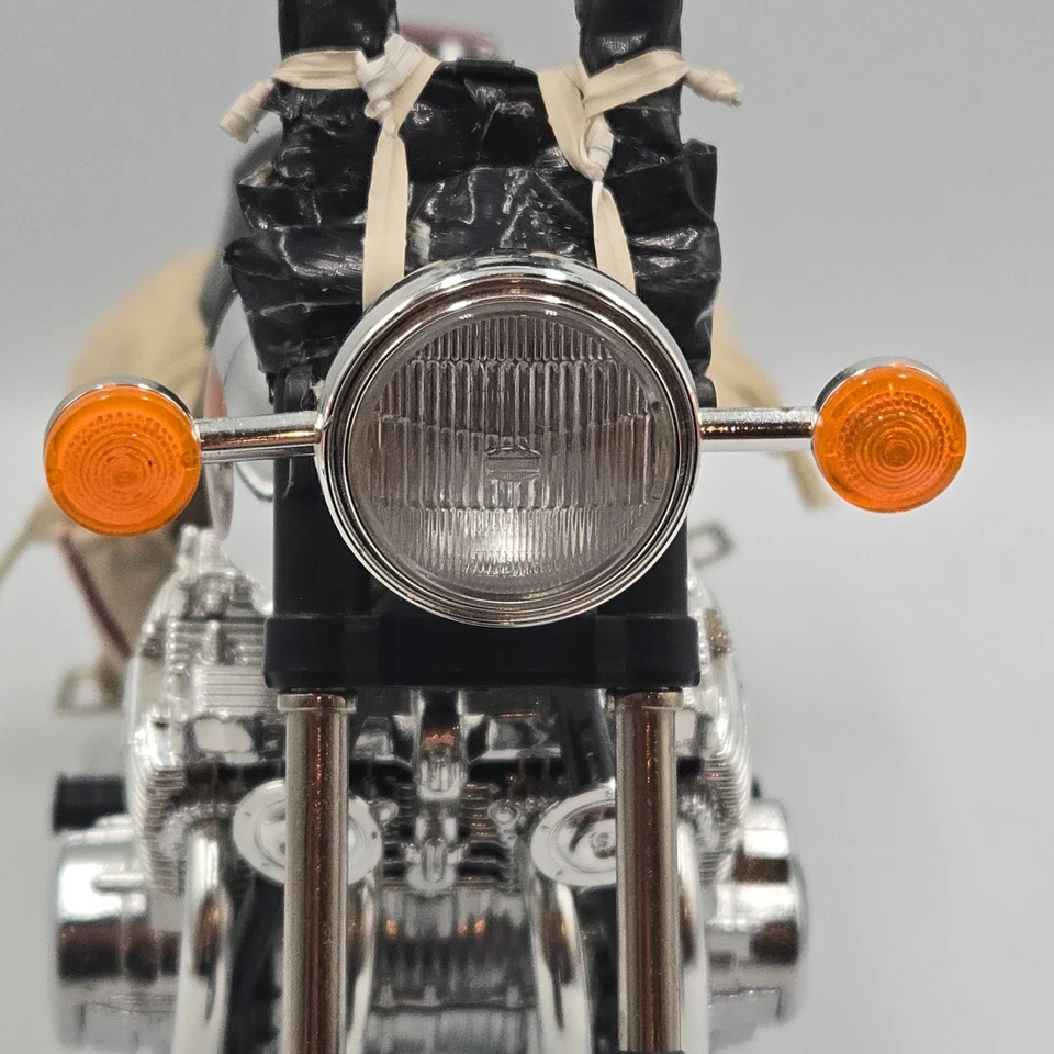 Guiloy Yamaha Xs 1/6 Scale Model Bike - Image 3 of 4