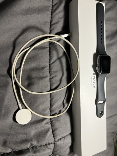 Apple Watch Series 3 38 mm Gray Case Black Aluminium Smartwatch - MTF02LLA - 第 2/4 張圖片