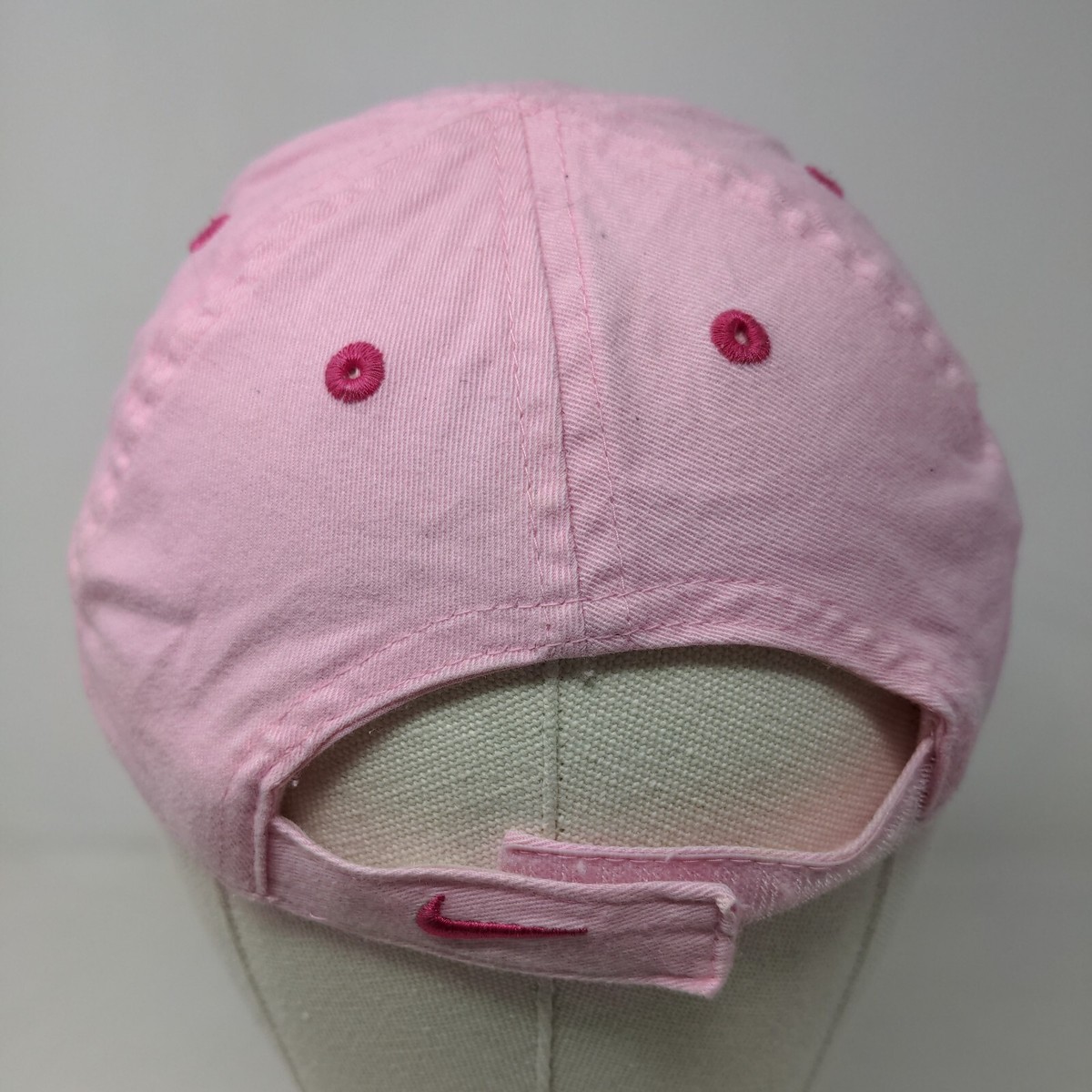 Nike Embroidered Swoosh Letters Strapback Pink-Black Women\'s Hat Cap Nike Dri-FIT Club Unstructured Featherlight Cap. Nike.com main image 4