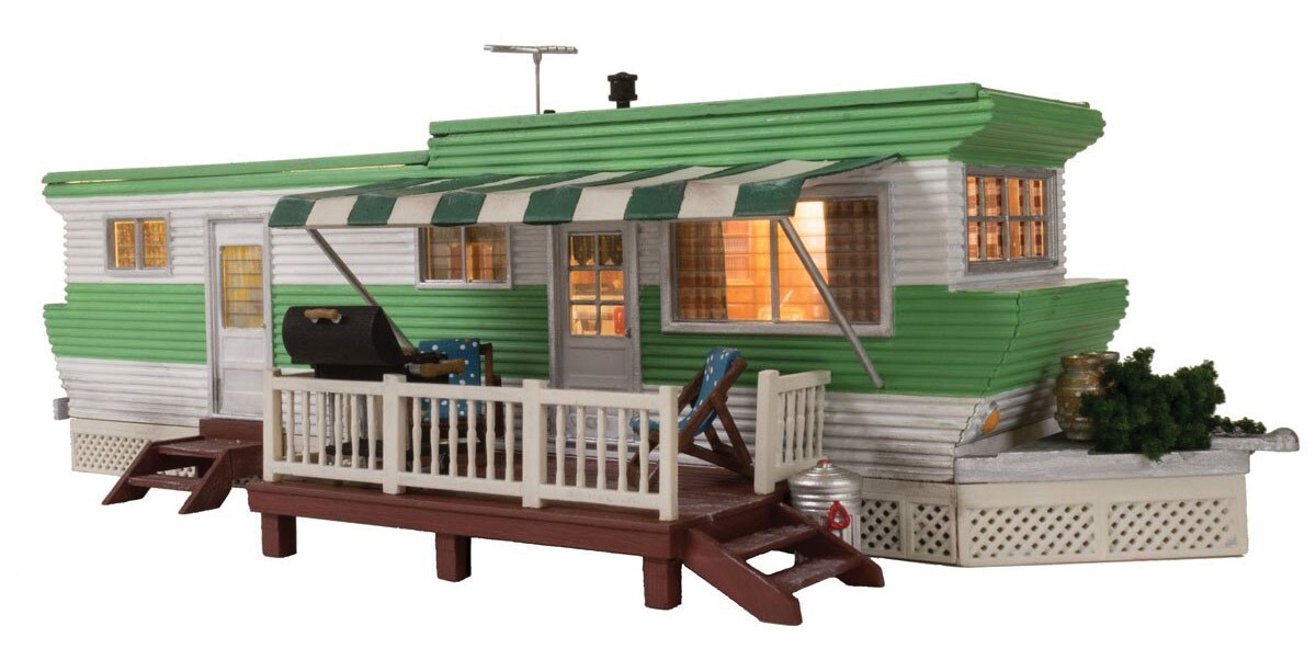 Ho Scale - Woodland Camper Trailer with Lighting - 5060 New