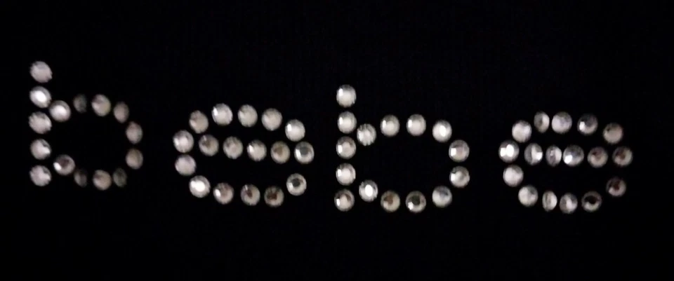 Blusa BEBE Estrás Negra Cuello Abierto Corte Delantero Top Para Mujer Camisa L Nueva con Etiquetas  Foto 4 de 4