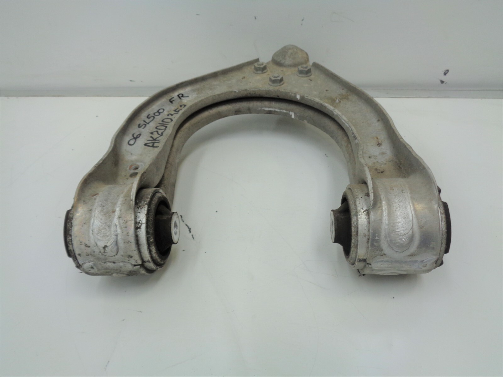 A2303302607 Control Arm MERCEDES SL R230 Front Right Upper Wheel  