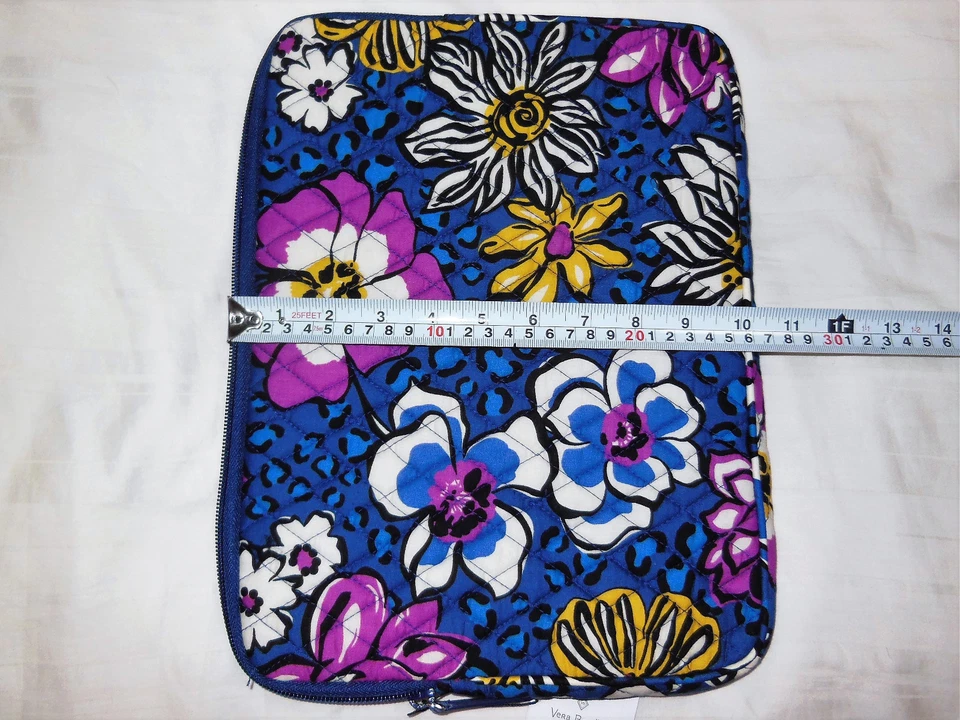 NWT Vera Bradley 13" TABLET SLEEVE in AFRICAN VIOLET 15859-165 MSRP $38  - Image 3 of 4