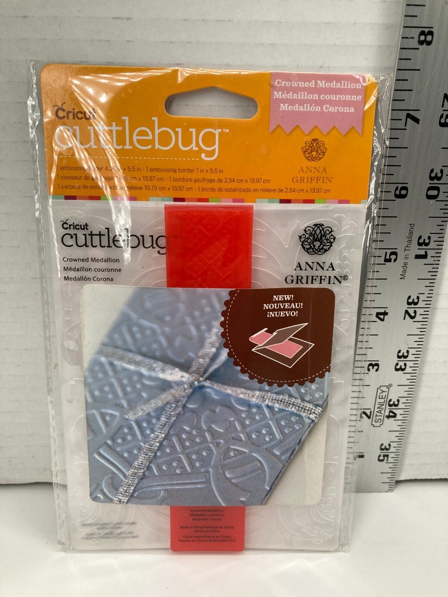 Cricut Cuttlebug Anna Griffin エンボスフォルダー Anna Griffin Crowned Medallion Cricut Cuttlebug Embossing Folder