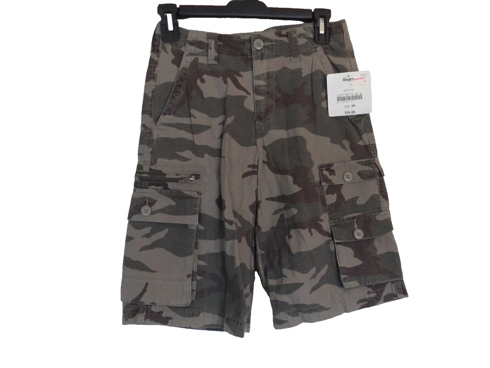 Boy's Green Camo Canyon River Blues Cargo Shorts. Size 10. 100% Cotton. 9 Pocket - Image 2 of 4
