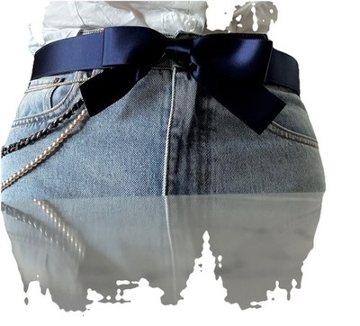 CHANEL ネイビー ベルト クリスタル付き Vintage Chanel navy blue silk and leather bow belt with chains and