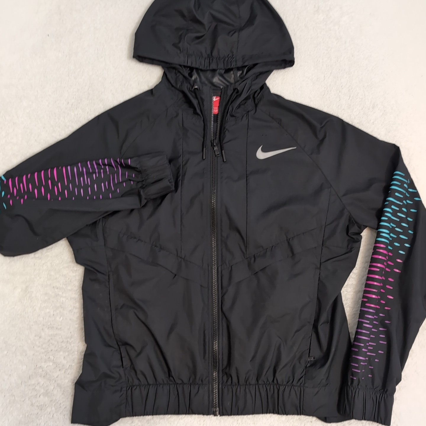 SACAI X NIKE Giacca a vento Nike donna M Essential con cappuccio running nero blu viola