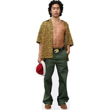 Nico Hiraga (Green Trousers) Pappaufsteller lebensgross