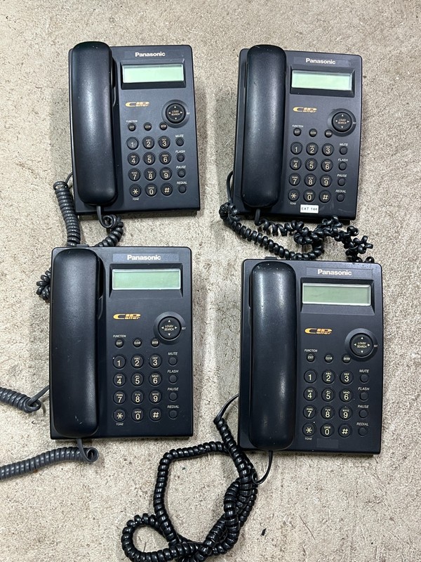 Single Line Telephones - Panasonic KX-TSC11W, Lot of 4