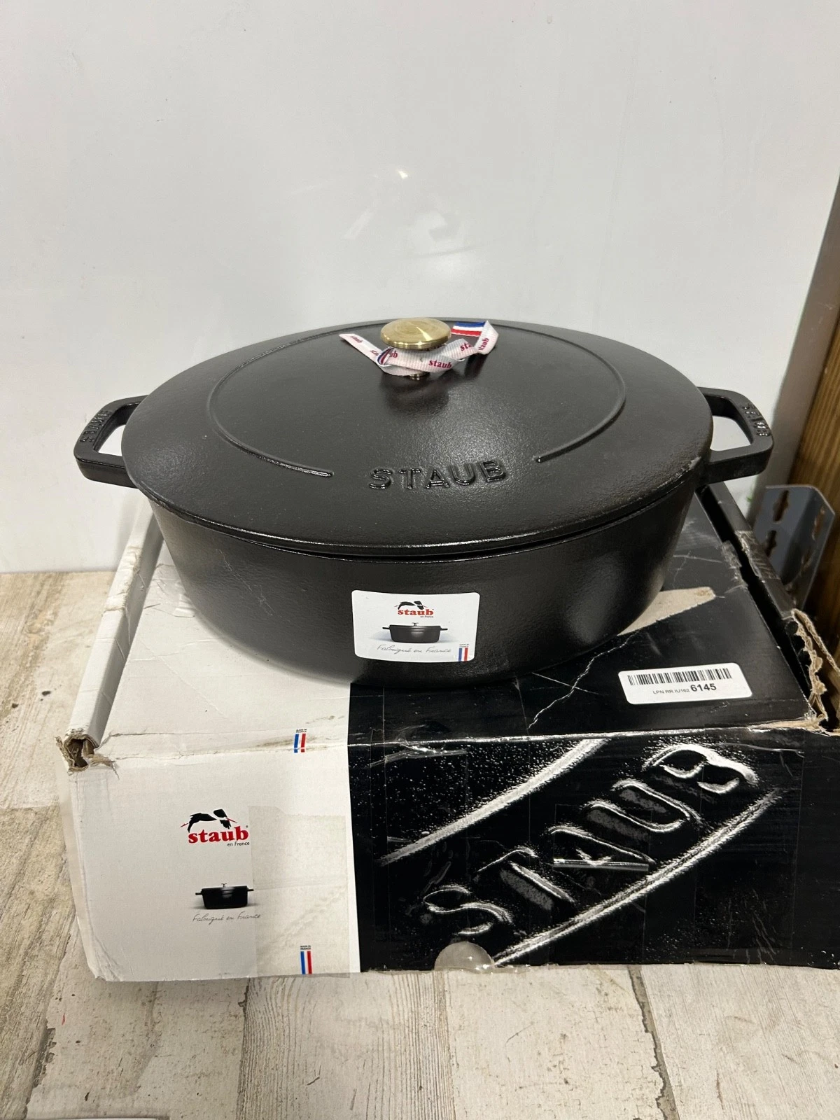 STAUB Cast Iron Roaster/Cocotte, Oval 31 cm, 5.6 L 5.9 qt Black Oval