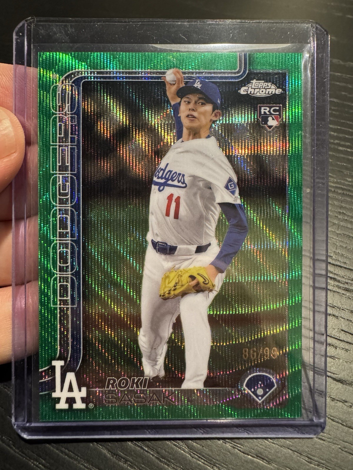 2025 Topps Chrome - Roki Sasaki #217 Green Wave Refractor /99 (RC)