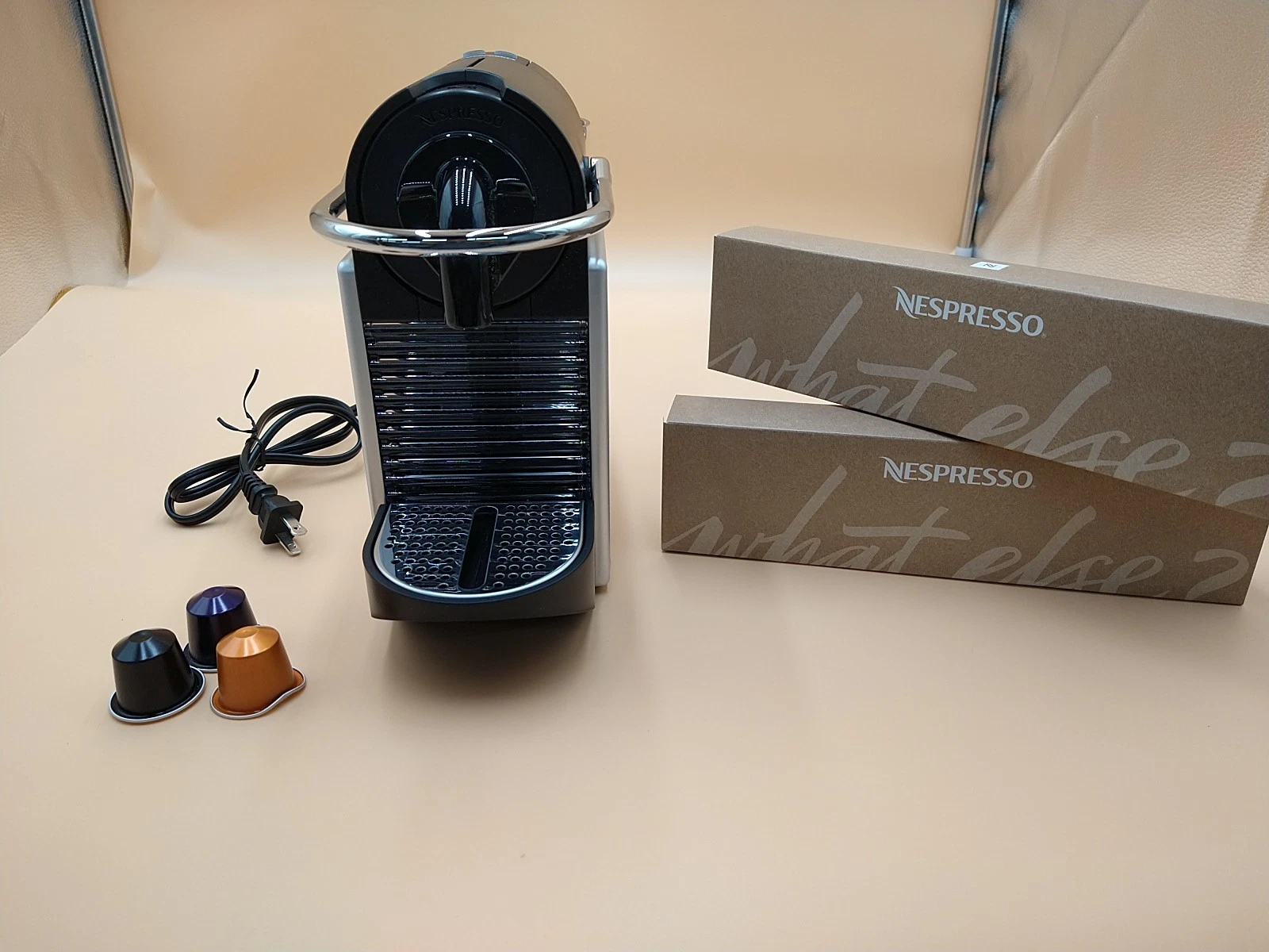 Nespresso/Delonghi EN124S Pixie Espresso Machine - (Black & Silver) MINT!!!
Opens in a new window or