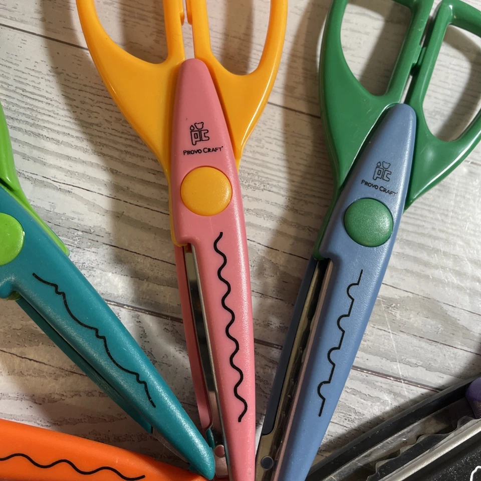 Provo Craft Lot Of 10 Edging And Scalloping Scissors Scrapbooking Arts And Craft - Image 2 of 4