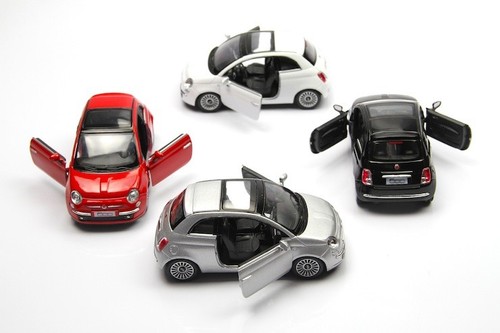 Modellauto FIAT 500 Nuova Rot – Maßstab 1/43 Oder 1/36, Ca. 13 Cm, Mit öffnenden Türen & Rückzugsfeder