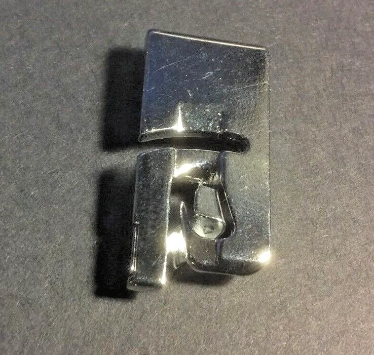 Pie a presión dobladillo de 6 mm para máquinas de coser Elna que utilizan pies a presión Foto 2 de 4