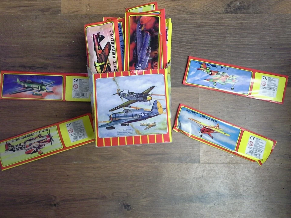 Flying Glider Planes, Foam Gliders, Party Bag Toys, Xmas Stocking Filler