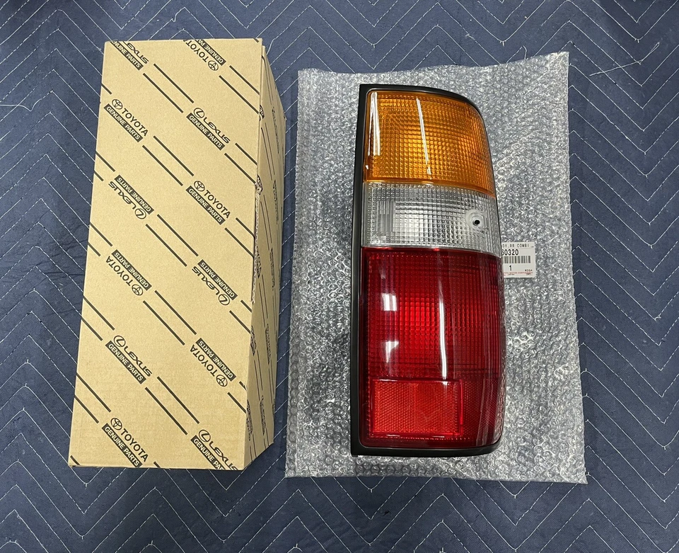 91-97 TOYOTA LAND CRUISER FJ80 FZJ80 PASAJERO TRASERO DERECHO LUZ TRASERA OEM NUEVO Foto 4 de 4