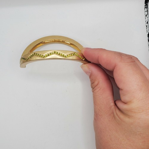 Lia Sophia Bolt Olivine Brushed Goldtone Stretch Bracelet Size M - Picture 4 of 9