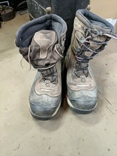 LL Bean Boots 13 item id 270834 top eyelet broken