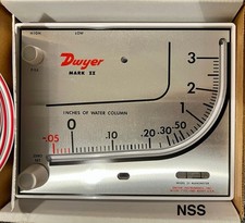 DWYER INSTRUMENTS MANOMETER MARK II MODEL 25 EXTRA Tube AND A-612 Portable Stand