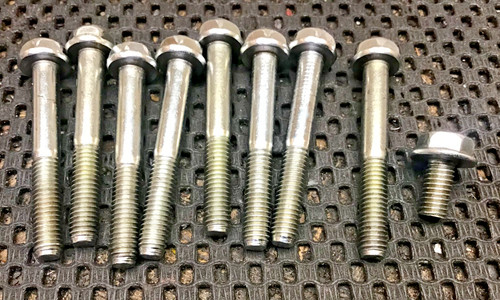 Hyosung Aquila GV125 Nockenwellenhalteschellen Schrauben 2017 (SmL6 16699)