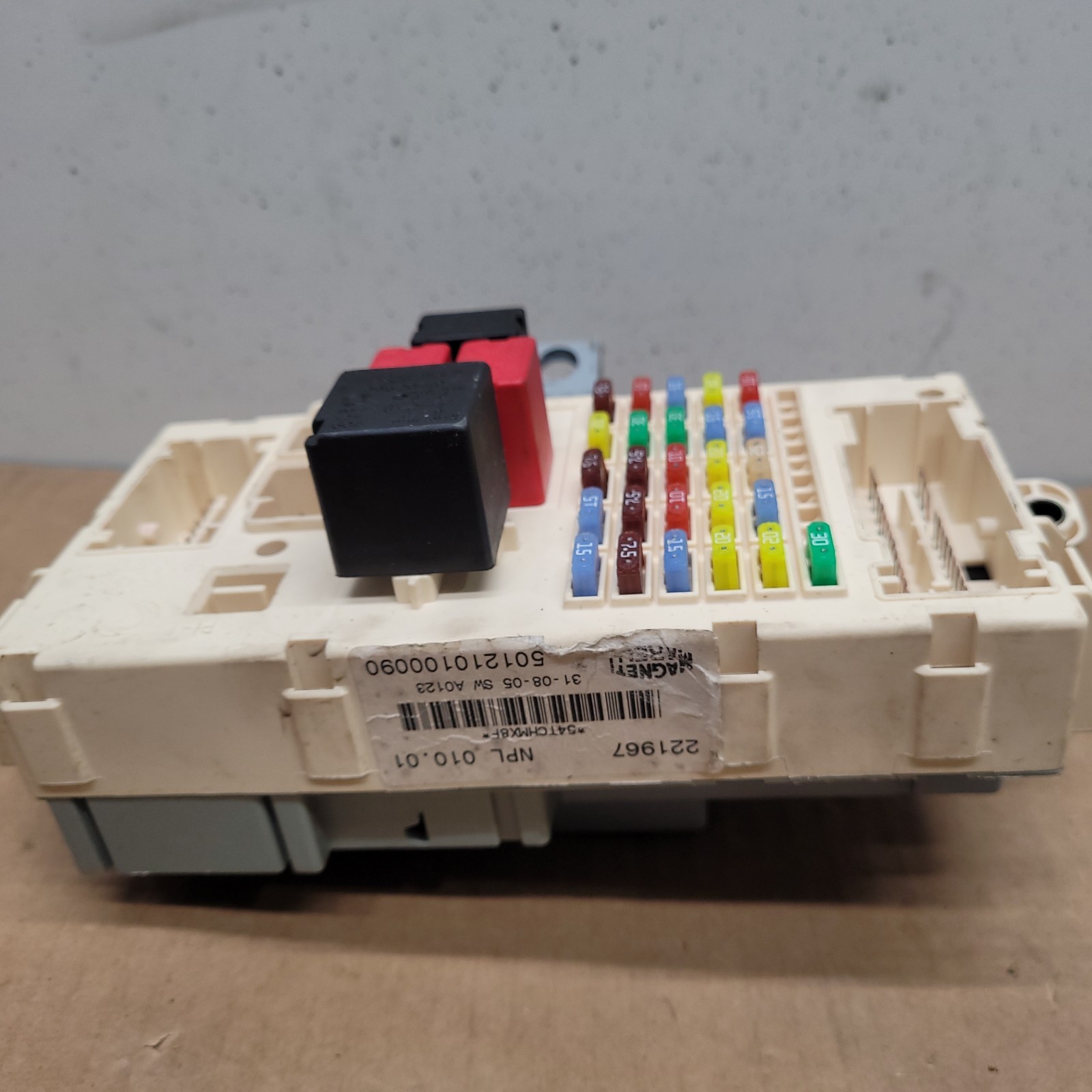 Maserati Quattroporte 2006-2008 Front Left Fuse box