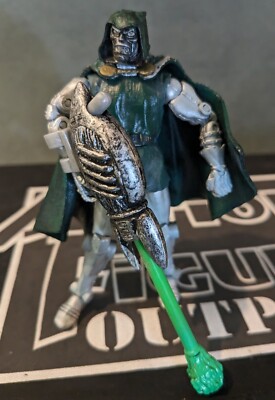 DR DOOM 2006 Marvel 3.75