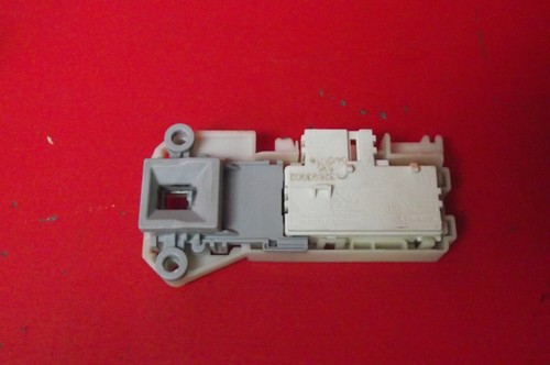 Waschmaschine ZANUSSI ZWT71401WA TÜRSCHLOSS