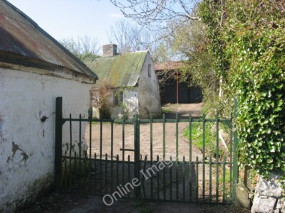 Foto 6x4 Bauernhof in Dermotstown, Grafschaft Dublin Der Weiler Dermotstown um 2010