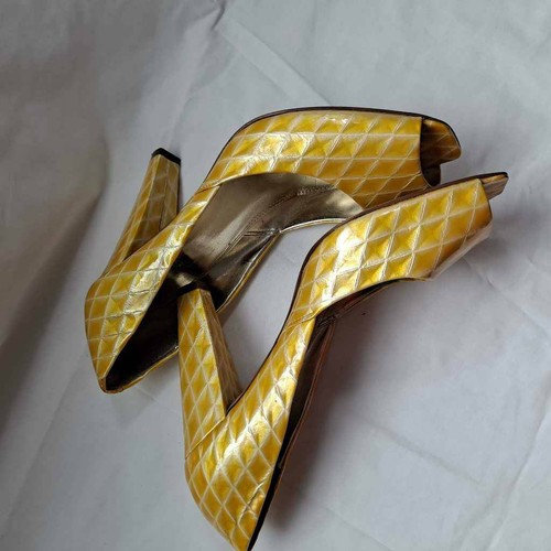 yellow diamond heels