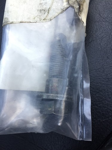 Saab 900/9-3 2 x Screw 4531364