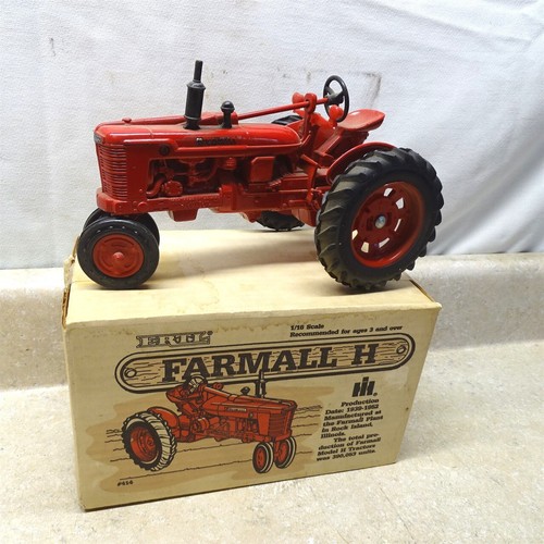 Juguete de granja vintage Ertl Case IH Farmall H en caja #414, McCormick 1986 SE - Imagen 11 de 11