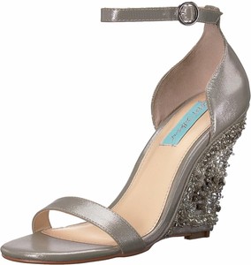 betsey johnson winslow dress sandals