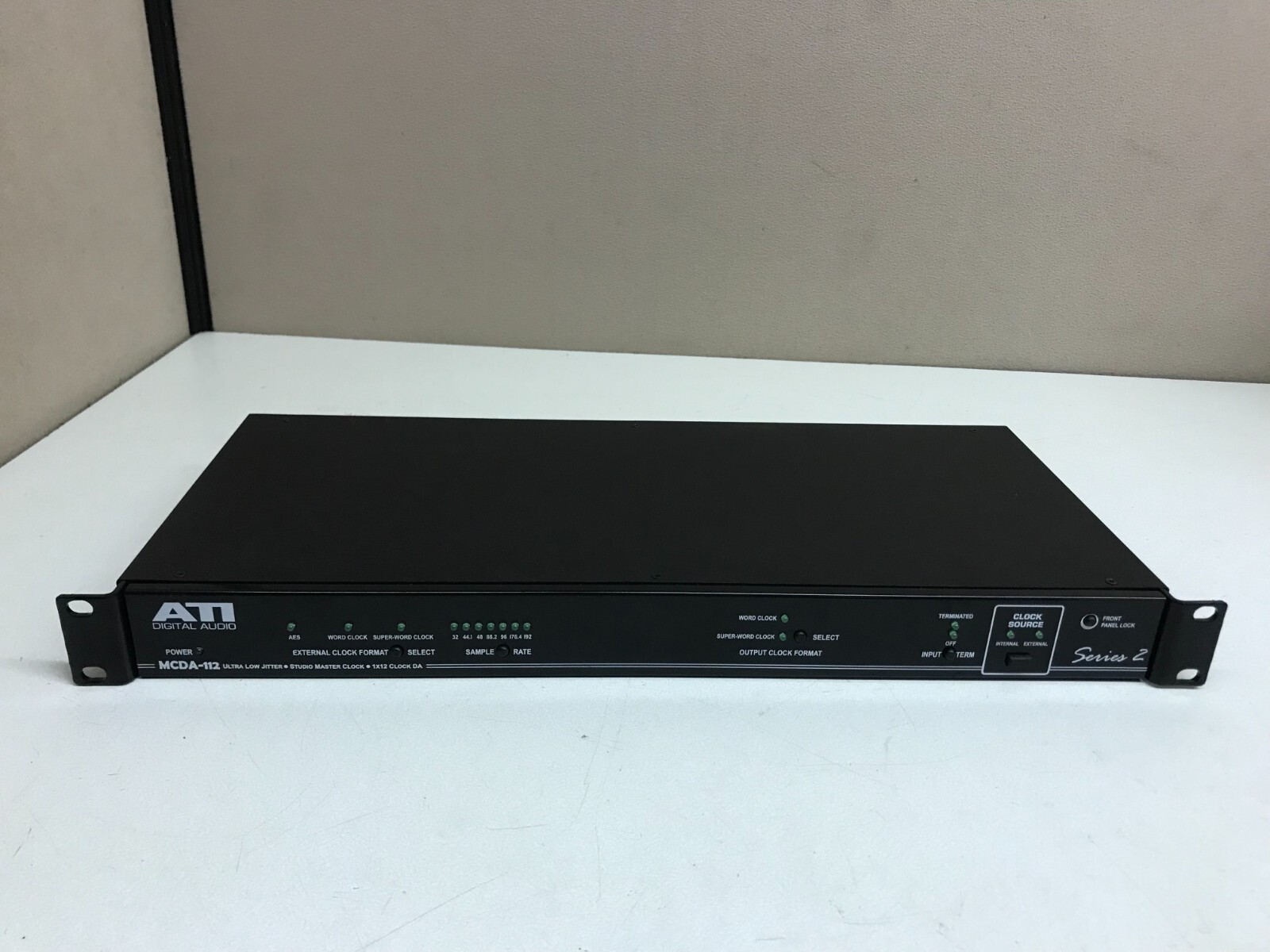 ATI MCDA112 Studio Master Word Clock 1x12 Distribution Amplifier