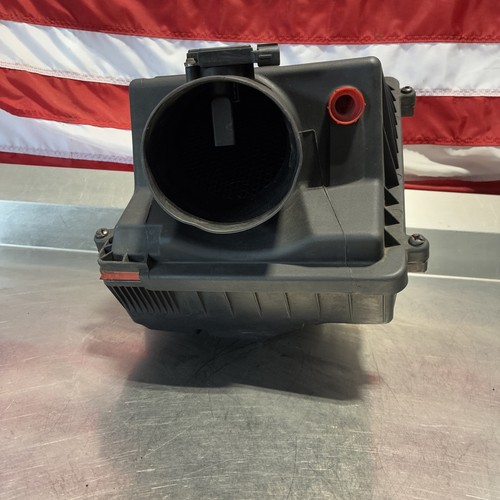 2004.5 GMC SIERA 2500 AIR CLEANER BOX ASSEMBLY 25907147 OEM