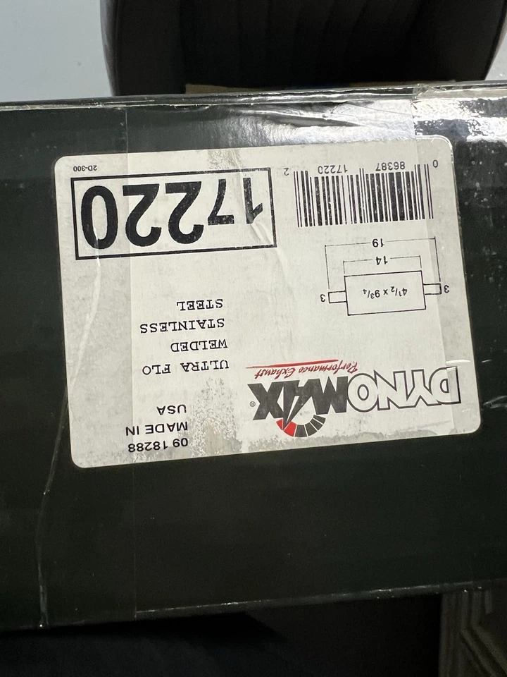 Silenciador soldado Dynomax Performance Ultra Flo centrado - centrado 3" ID-OD 17220 Foto 2 de 2