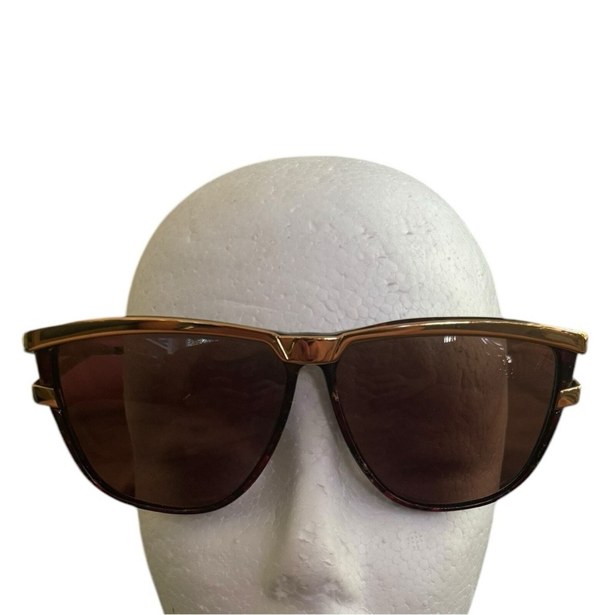 80’s Valentino sunglasses made in Italy v565 very nice vintage condition VALENTINO VINTAGE SUNGLASSES V565 130 135 | eBay main image 4