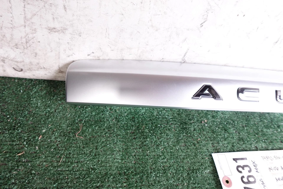 2004 2005 2006 ACURA MDX REAR TAILGATE LIFTGATE TRIM MOLDING OEM AX17631 - Image 4 of 4